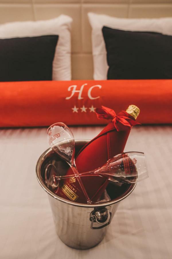 Hotel Hors-chateau - Centre Historique 3*
